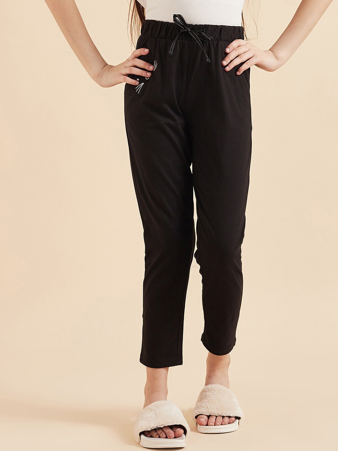 

Sweet Dreams Girls Black Mid-Rise Lounge Pants