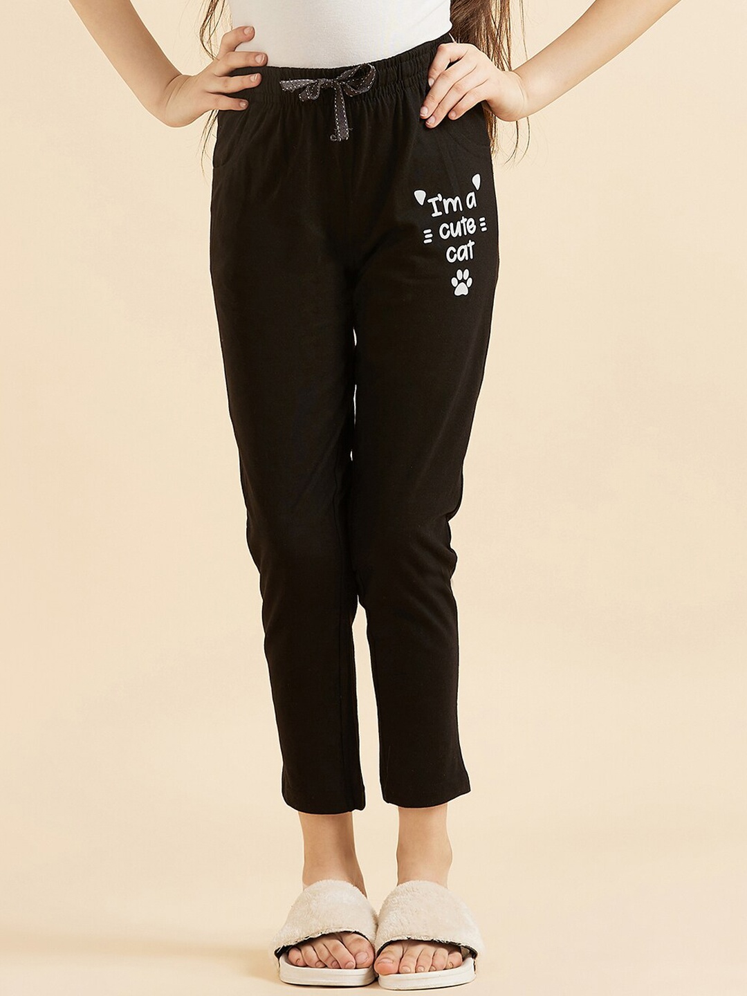 

Sweet Dreams Girls Black Printed Mid-Rise Lounge Pants