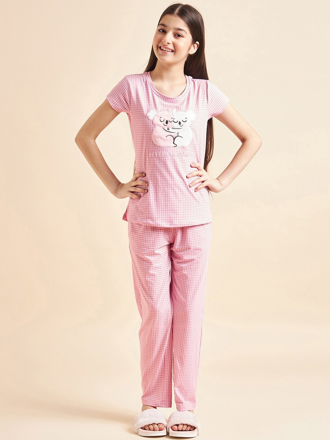 

Sweet Dreams Girls Pink & White Graphic Printed Night Suit