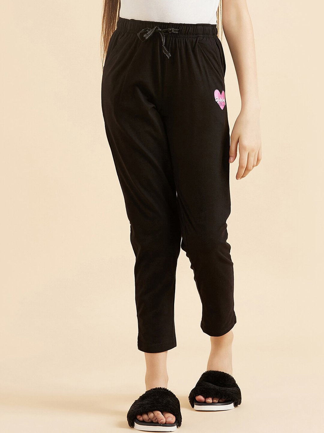 

Sweet Dreams Girls Black Printed Mid-Rise Lounge Pants