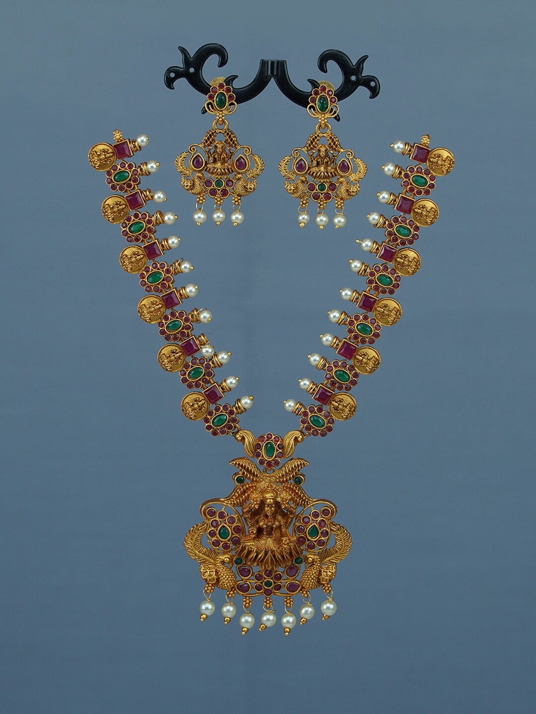 

Diksha Collection Gold-Plated Stone-Studded Jewellery Set