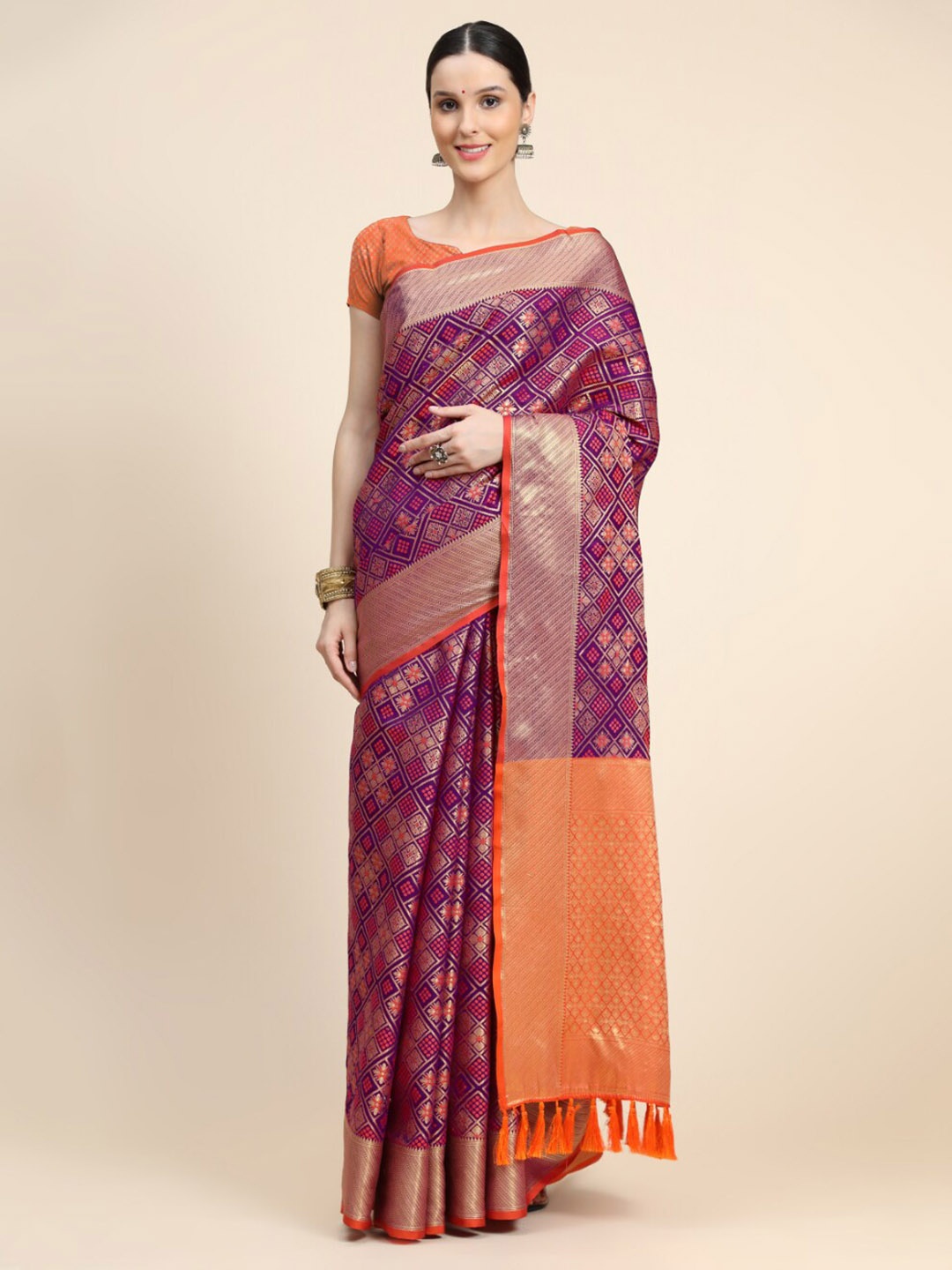 

Tasarika Ethnic Motif Woven Design Zari Patola Saree, Burgundy