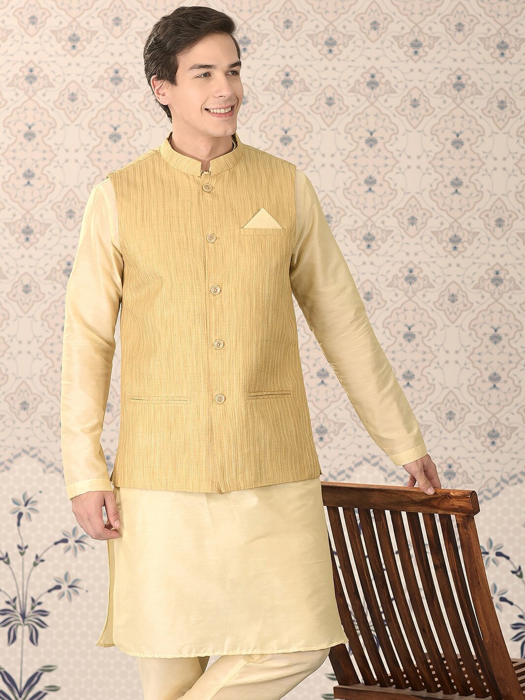 

Ode by House of Pataudi Cream Mandarin Collar Kurta With Churidar & Nehru Jacket