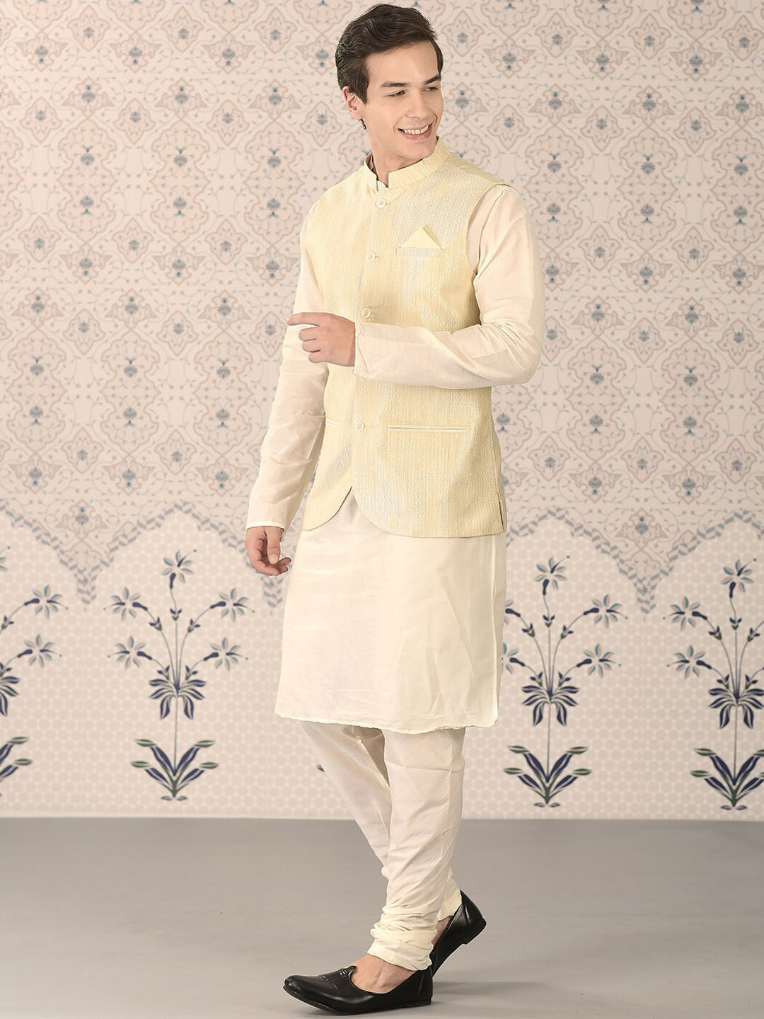 

Ode by House of Pataudi Off White Regular Straight Kurta With Churidar & Nehru Jacket