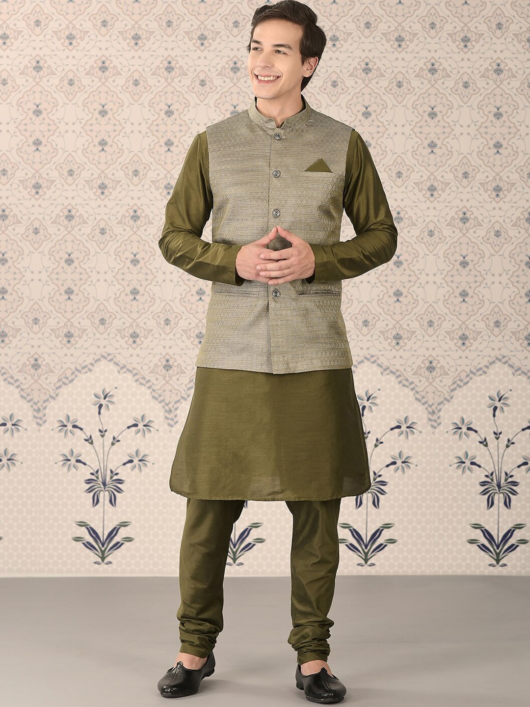 

Ode by House of Pataudi Green Mandarin Collar Kurta With Churidar & Nehru Jacket