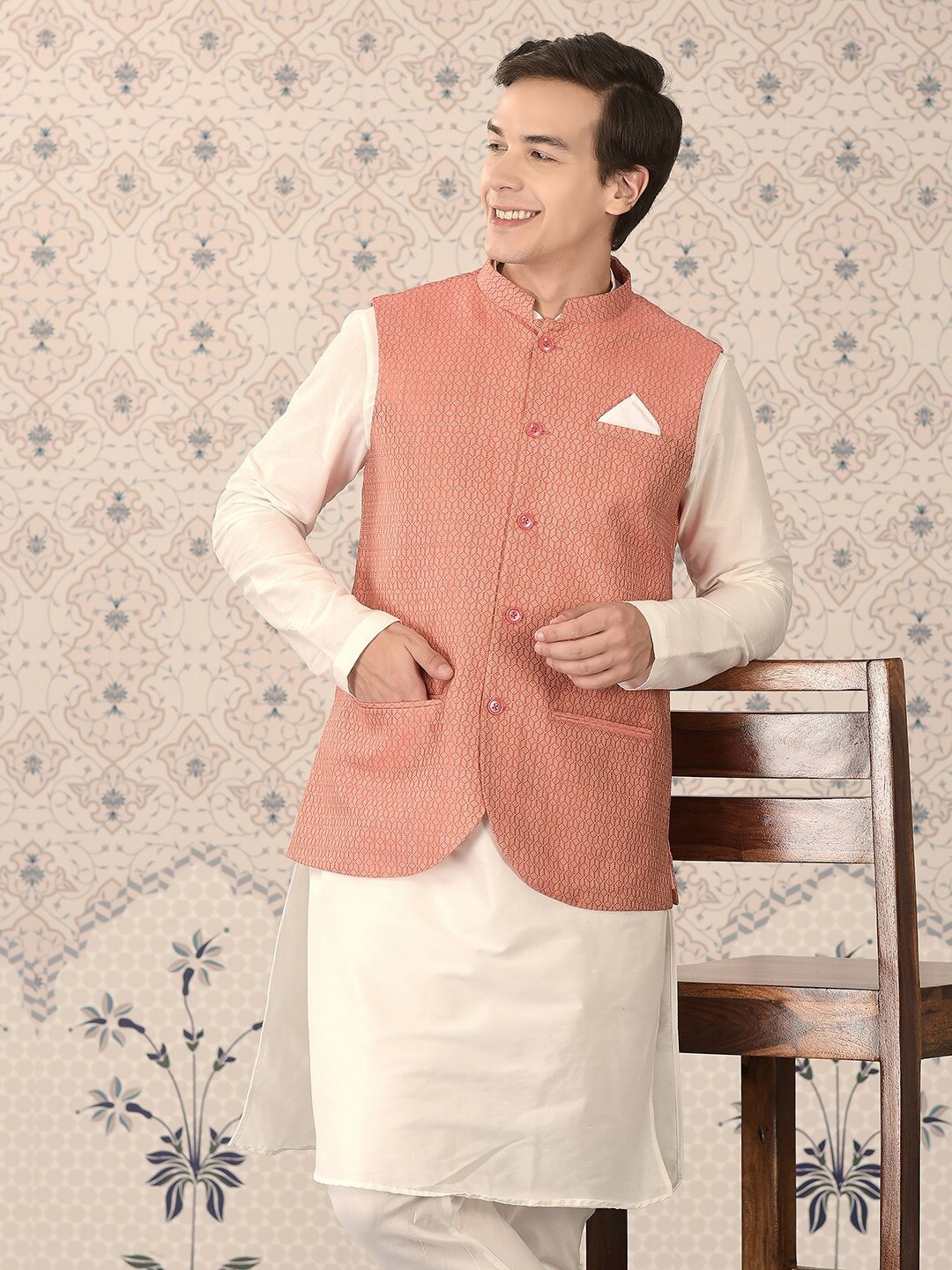 

Ode by House of Pataudi Men White Regular Kurta With Churidar & Nehru Jacket, Pink