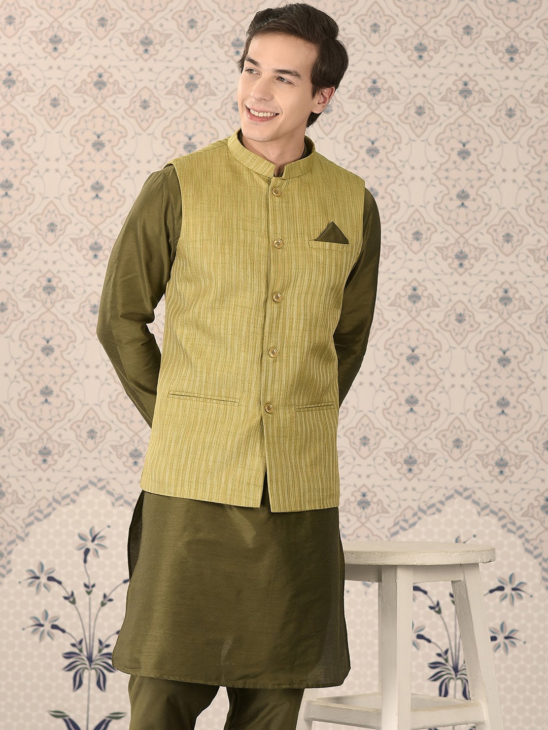 

Ode by House of Pataudi Green Mandarin Collar Kurta With Churidar & Nehru Jacket