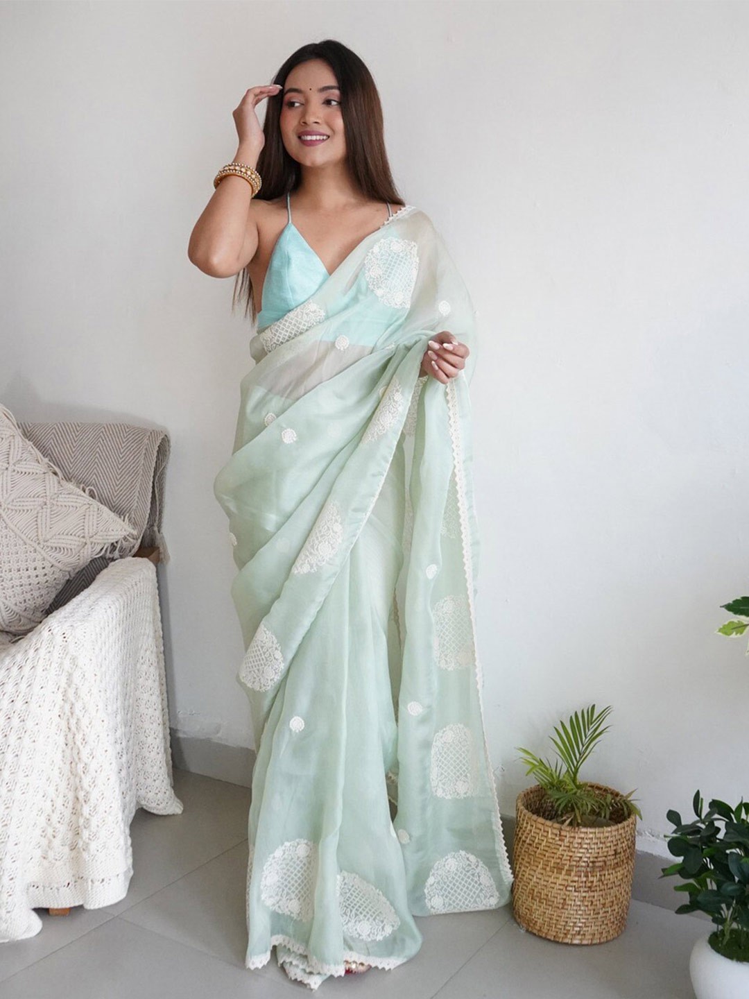

Atulyam Tex World Ethnic Motif Embroidered Organza Saree, Sea green