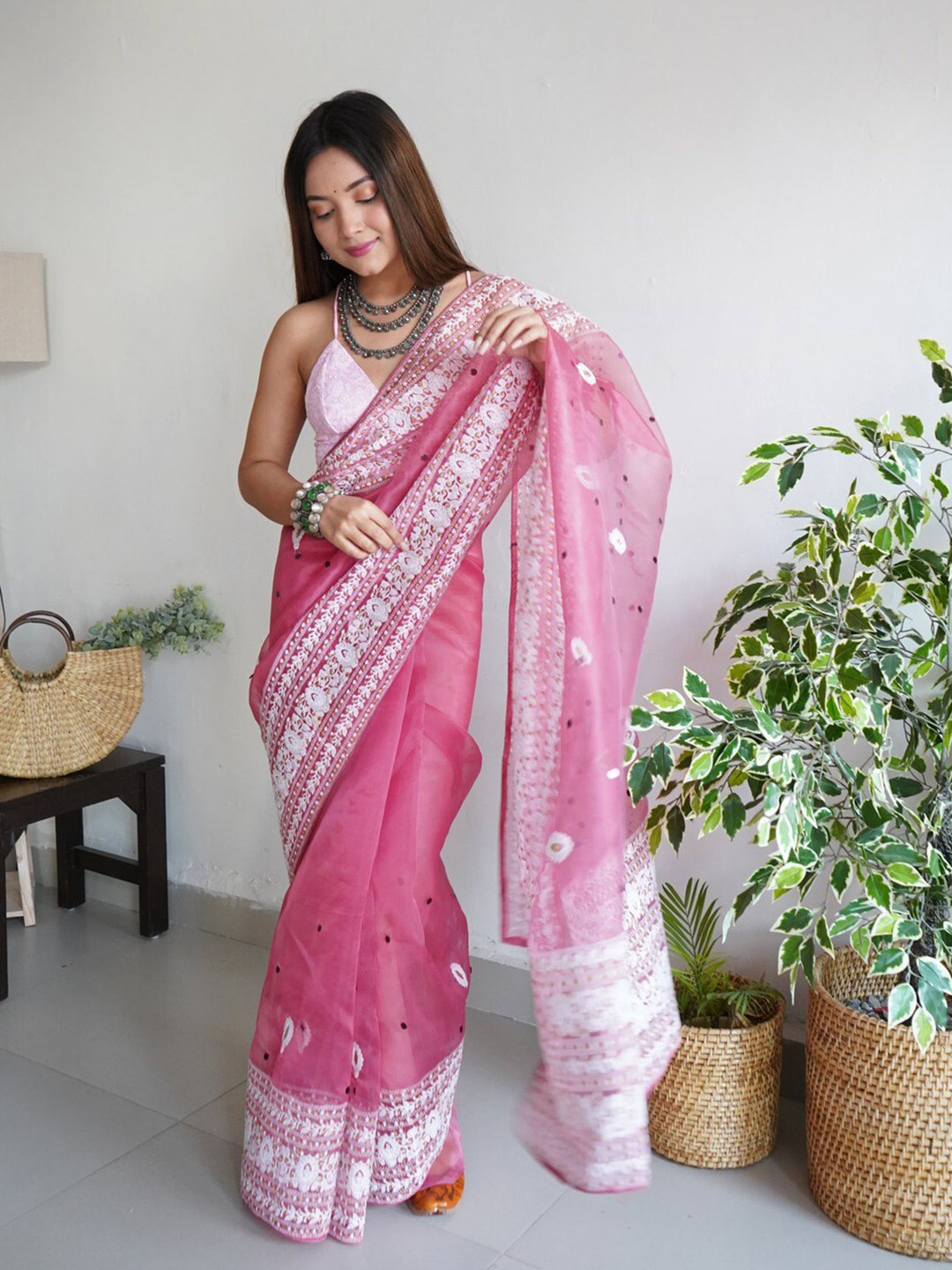 

Atulyam Tex World Ethnic Motif Embroidered Organza Saree, Red