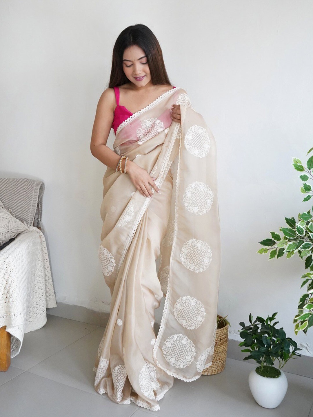 

Atulyam Tex World Ethnic Motif Embroidered Organza Saree, Beige