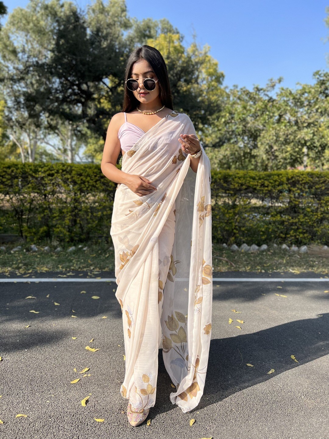 

Atulyam Tex World Floral Print Pure Chiffon Saree, Cream