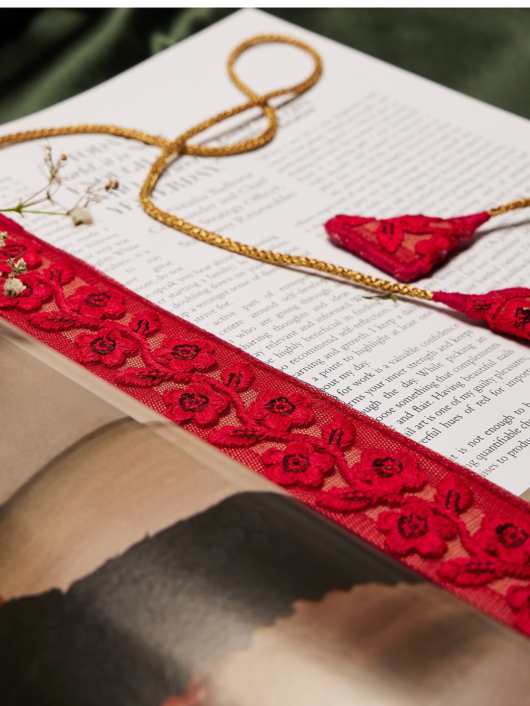 

Athena Women Fuchsia Embroidered Belt