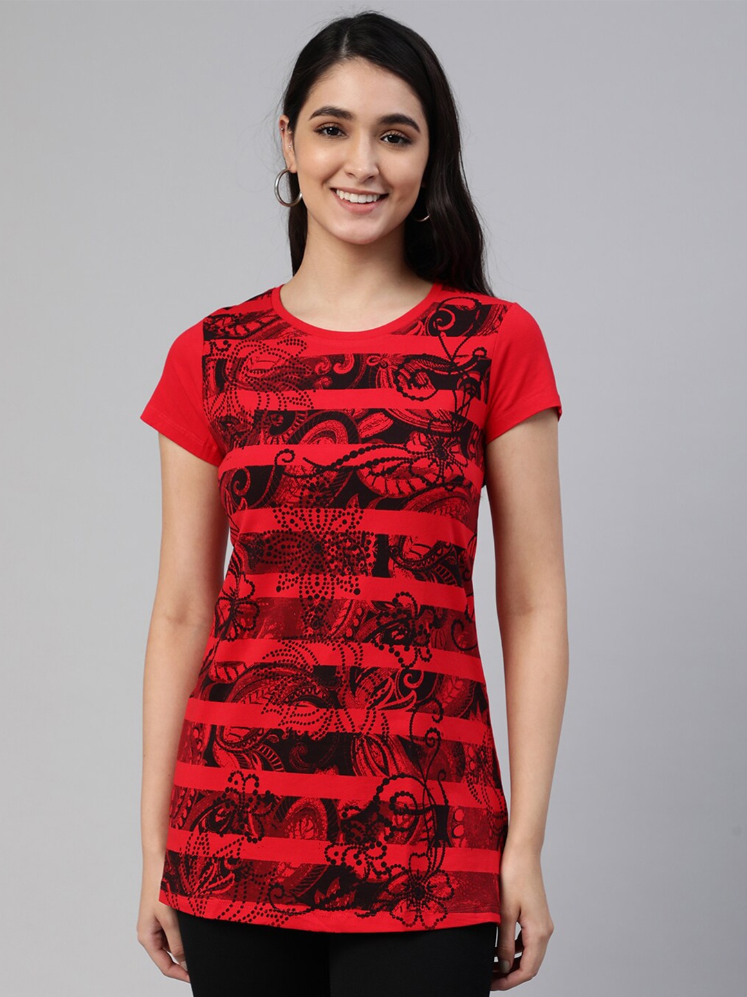 

LYRA Women Multicoloured Printed Anti Odour Pockets T-shirt, Multi