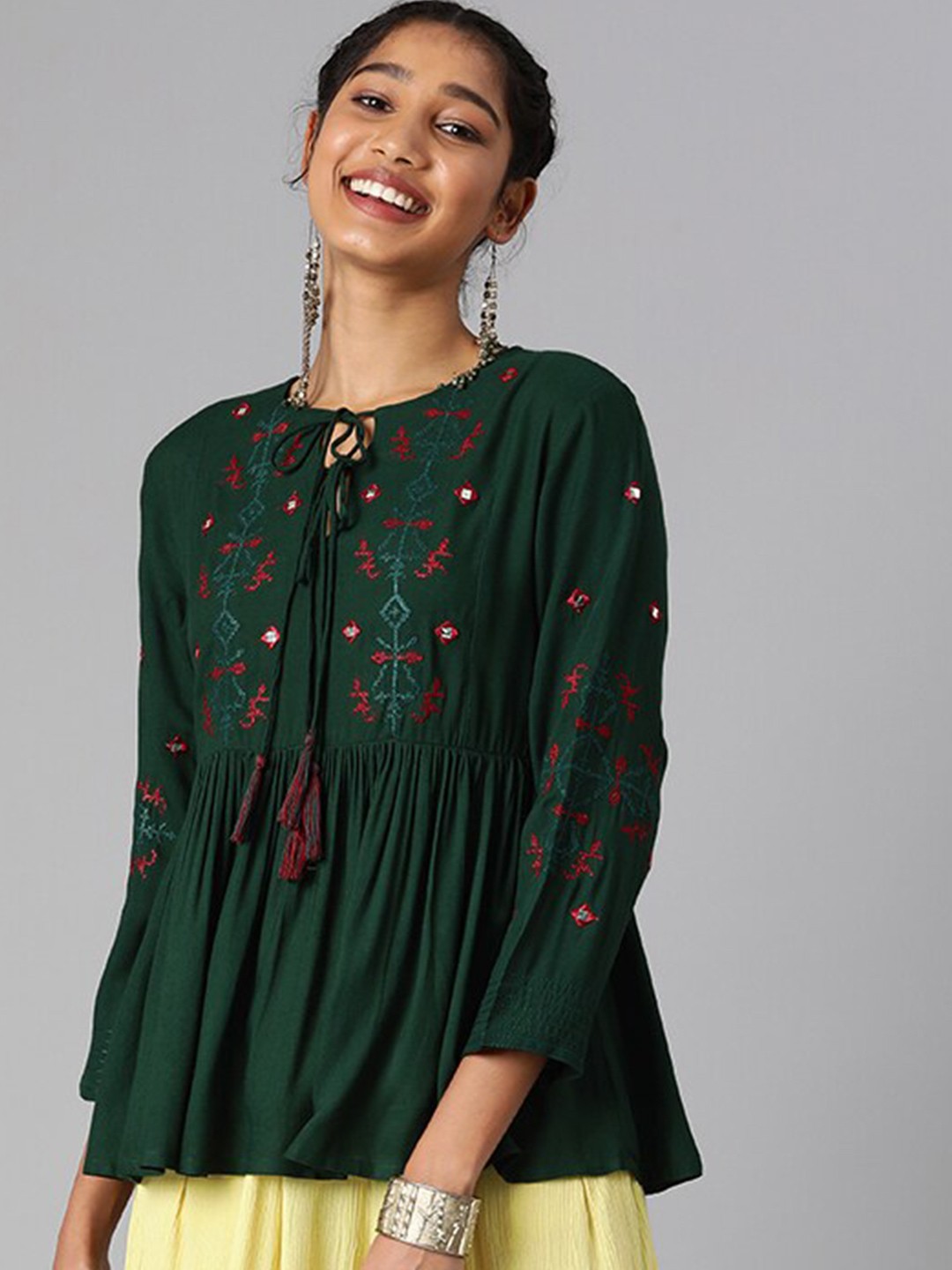 

Mast & Harbour Grey Floral Tie-Up Neck Top