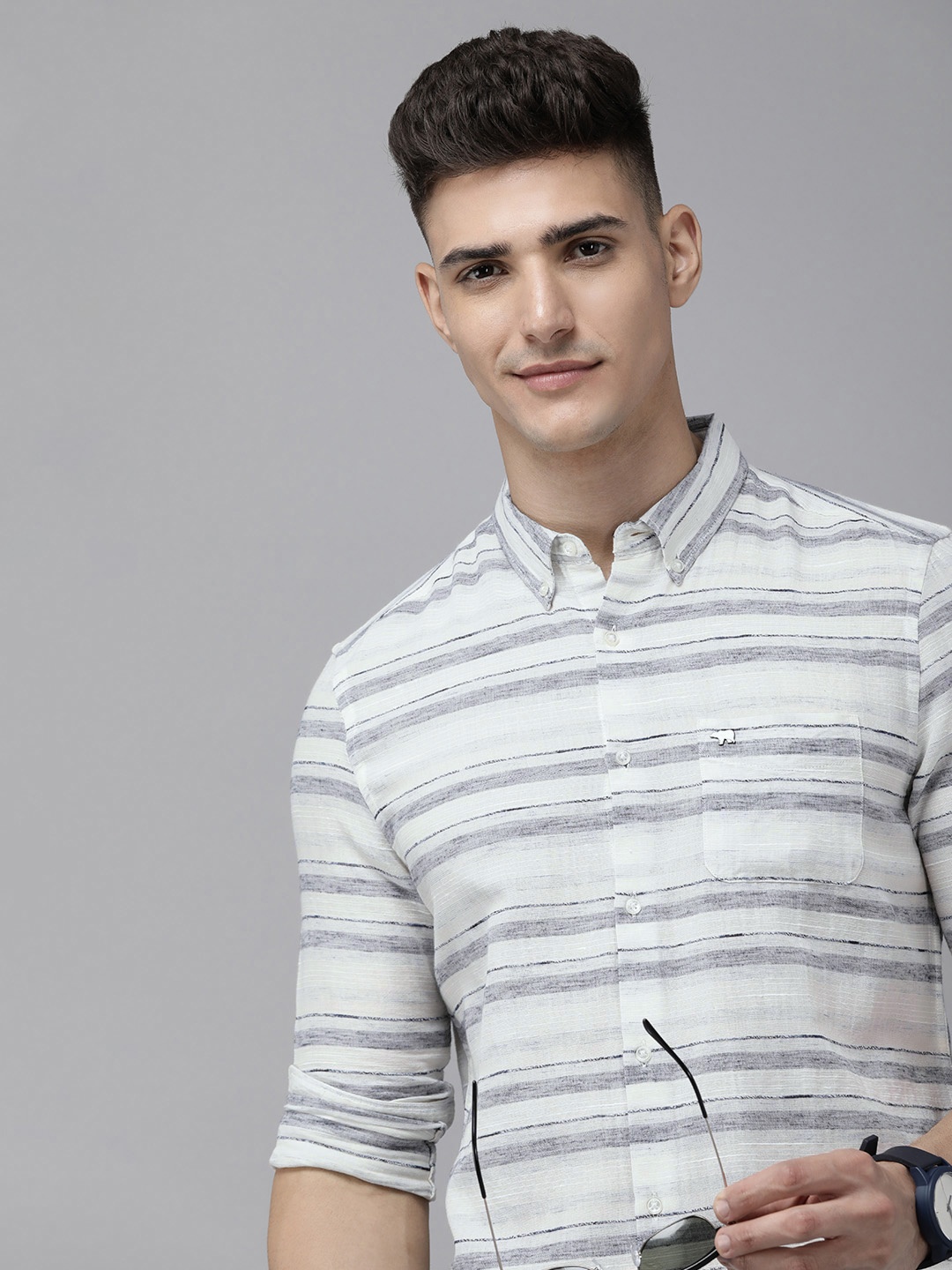 

THE BEAR HOUSE Men Off White Slim Fit Horizontal Stripes Opaque Striped Casual Shirt