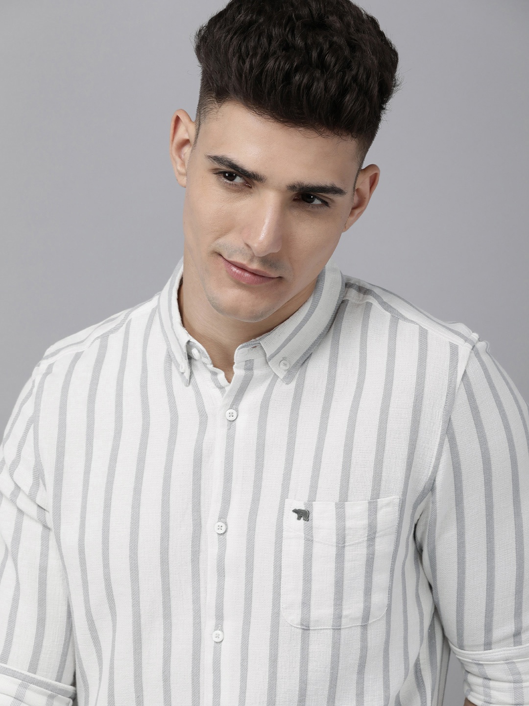 

THE BEAR HOUSE Men Off White Slim Fit Opaque Striped Casual Shirt