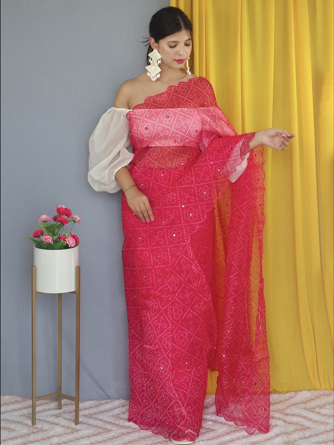 

Atulyam Tex World Bandhani Mirror Work Organza Saree, Pink