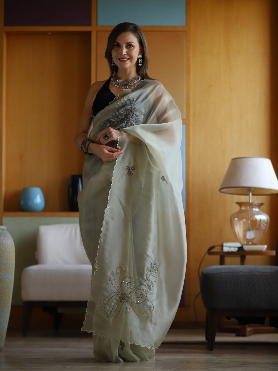

Atulyam Tex World Floral Embellished Organza Saree, Cream