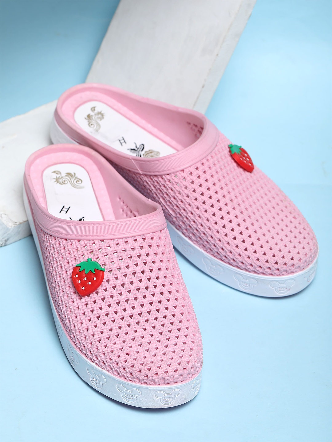 

FABBMATE Women Self Design Slip-On Flip Flops, Pink