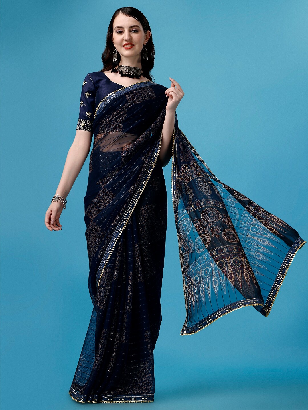 

SUTRAM Floral Printed Sequinned Saree, Navy blue