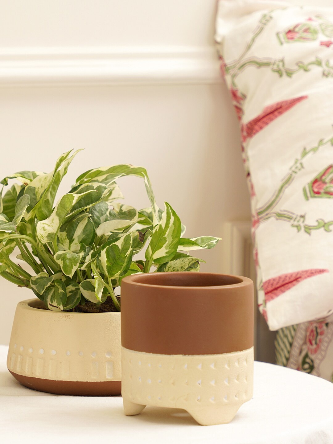 

PUREZENTO Cream-Colored Textured Gardenia Planter