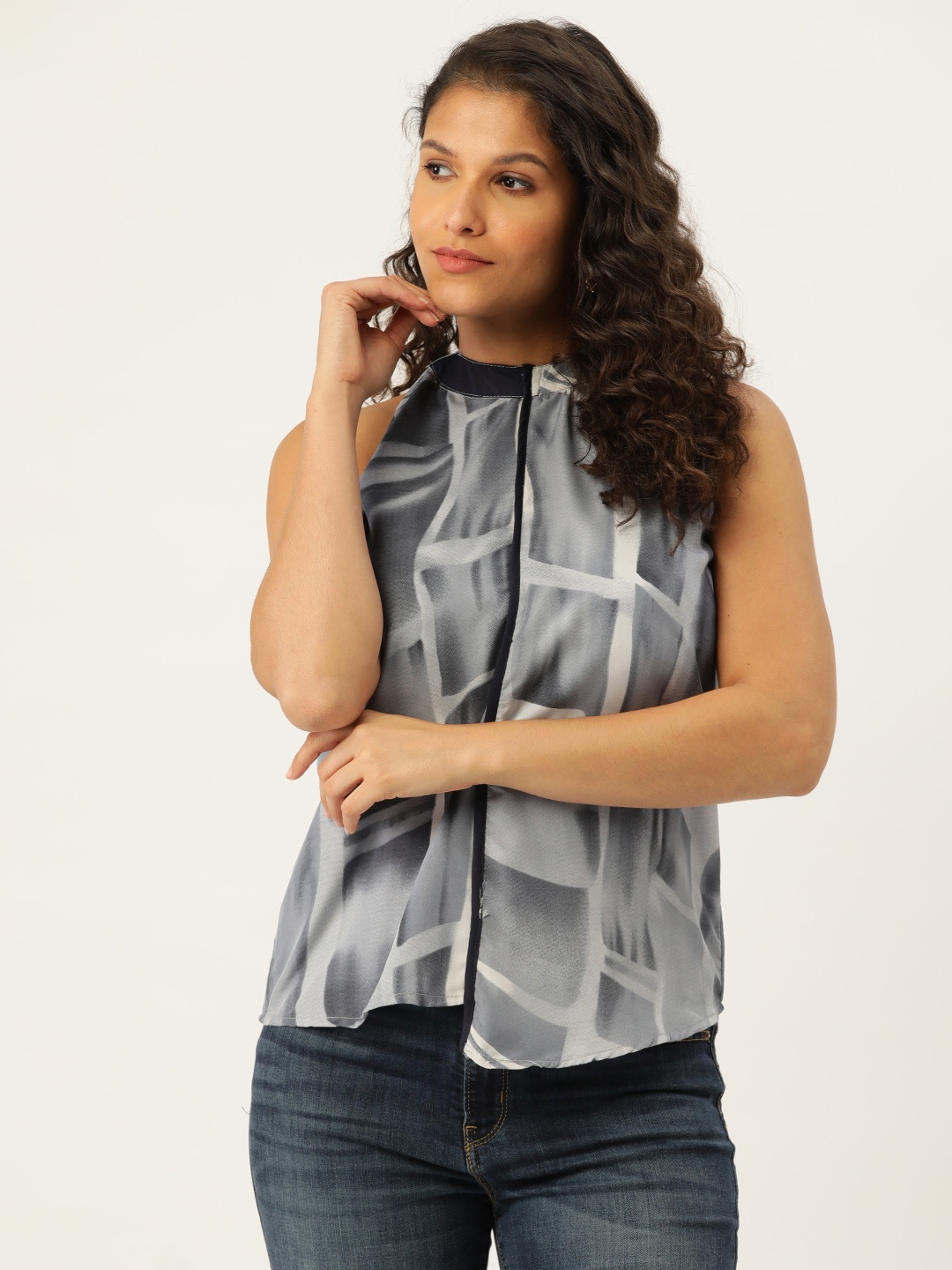

Belle Fille Grey & White Print Mandarin Collar Crepe Top