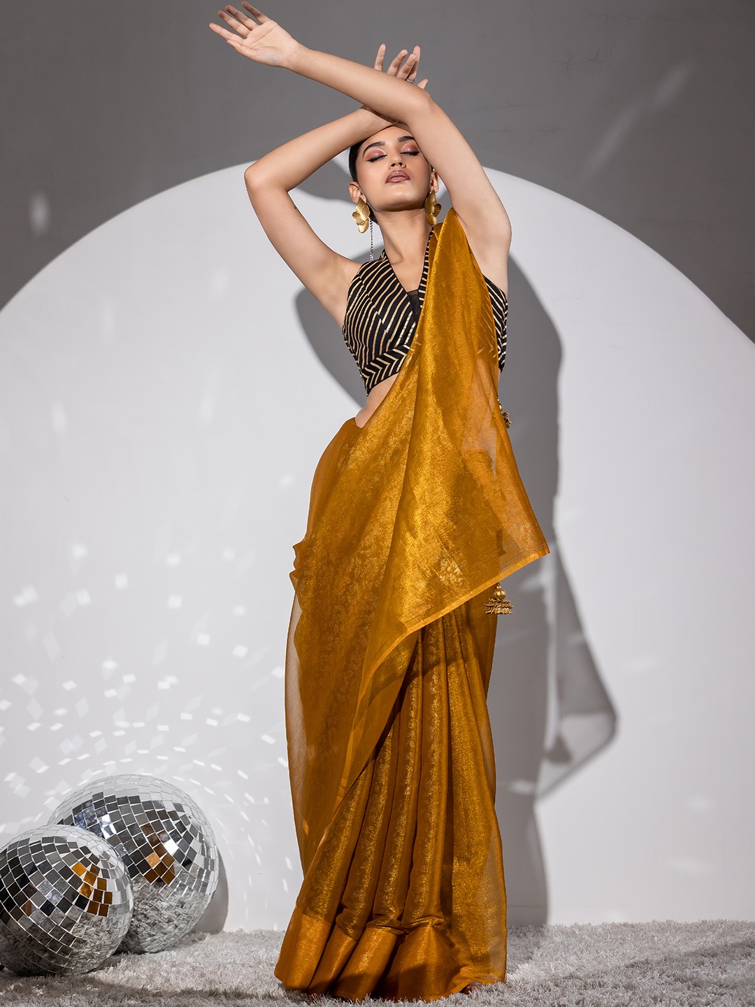 

Swtantra Solid Organza Saree With Blouse Piece, Mustard