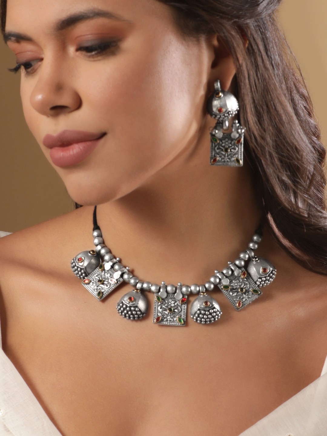 

Rubans Women Silver-Plated Kundan-Studded Jewellery Set