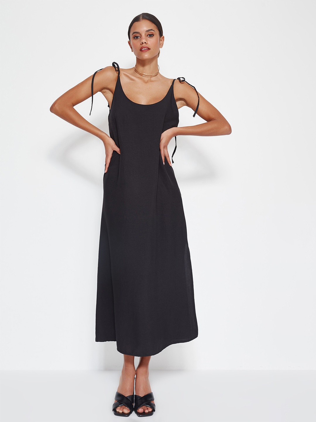 

Trendyol Shoulder Straps Maxi Dress, Black