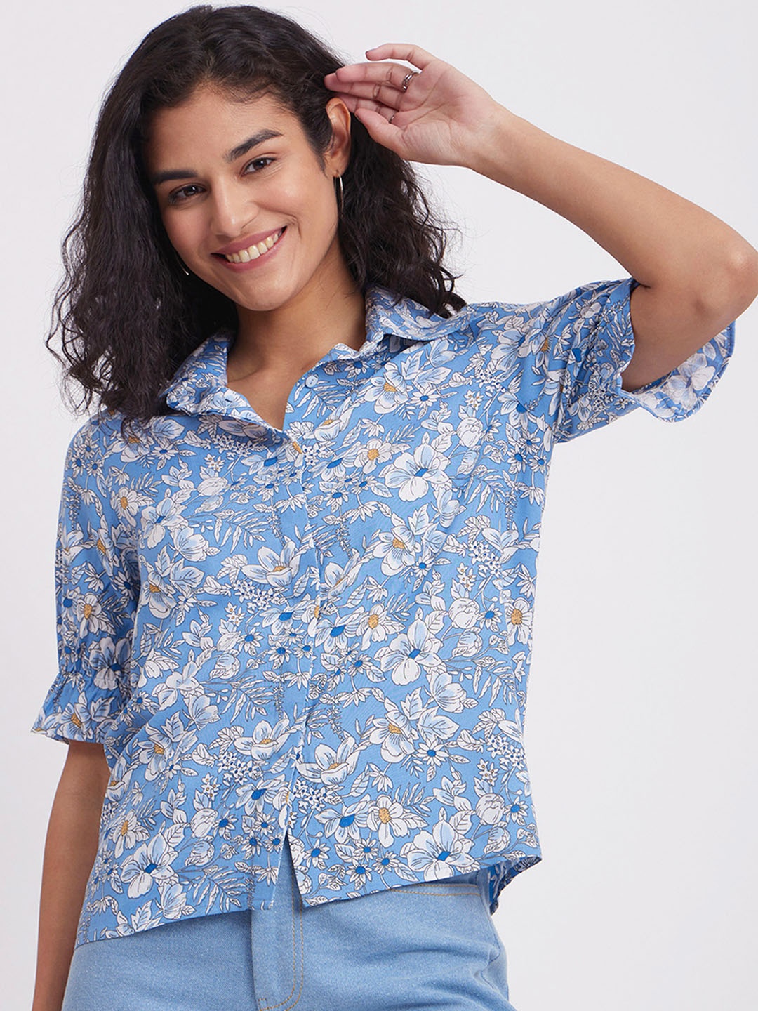 

FableStreet Blue Floral Print Bell Sleeve Shirt Style Top