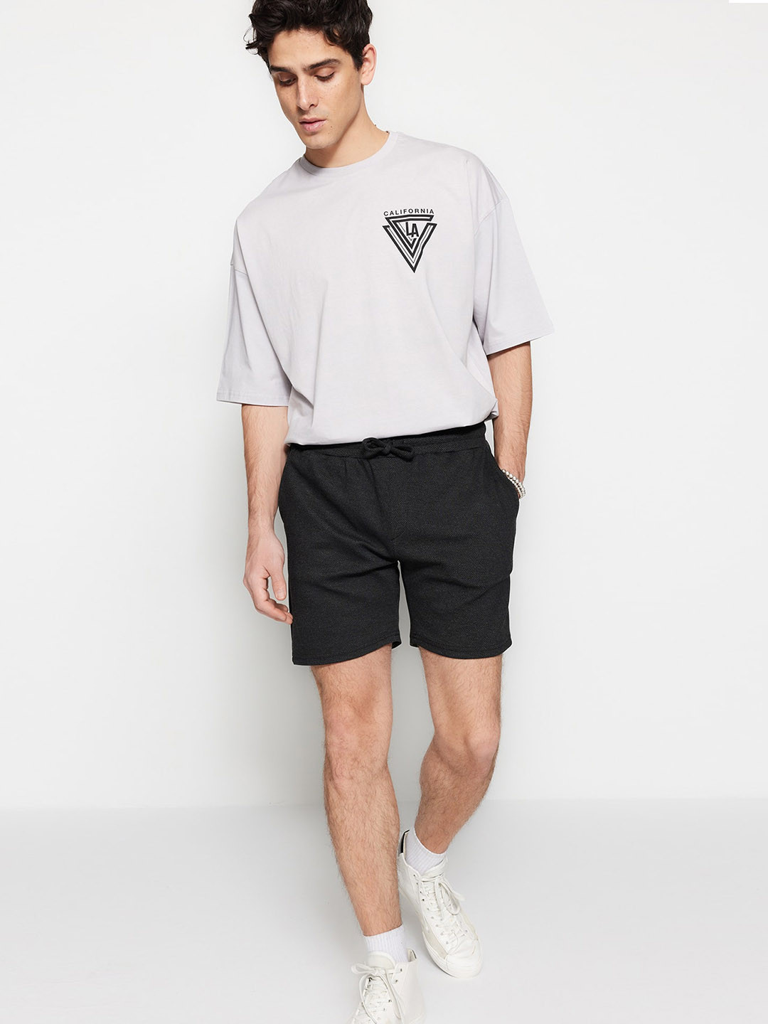 

Trendyol Men Mid-Rise Regular Shorts, Black
