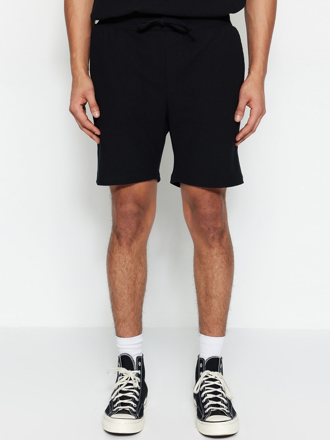 

Trendyol Men Mid-Rise Regular Shorts, Black