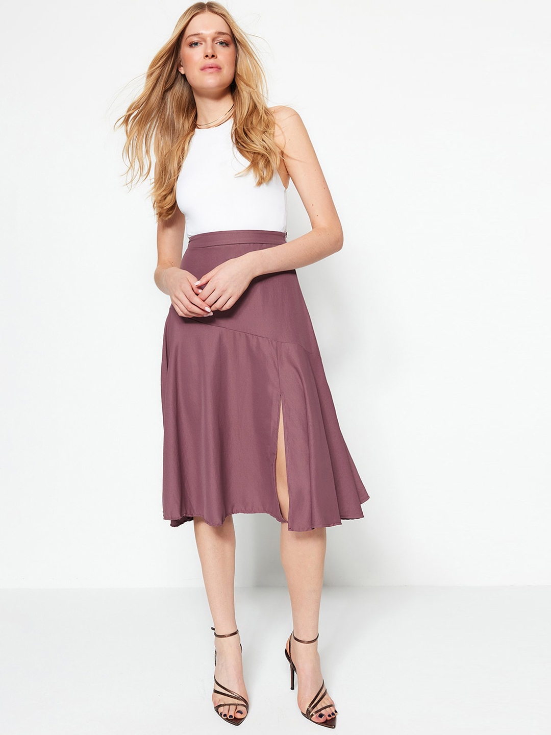 

Trendyol Knee Length Flared Skirt, Burgundy