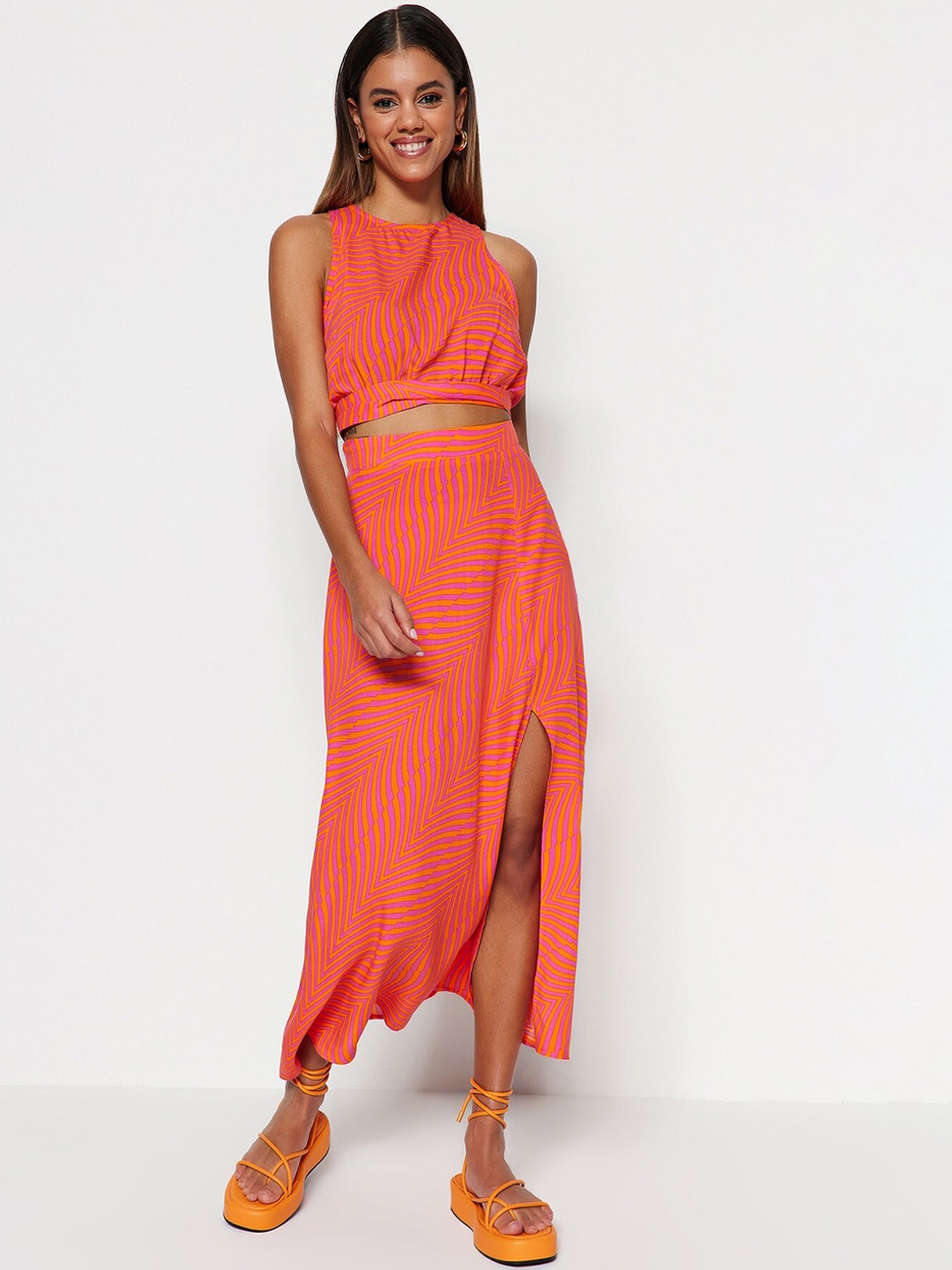 

Trendyol Printed Straight Midi Skirts, Orange