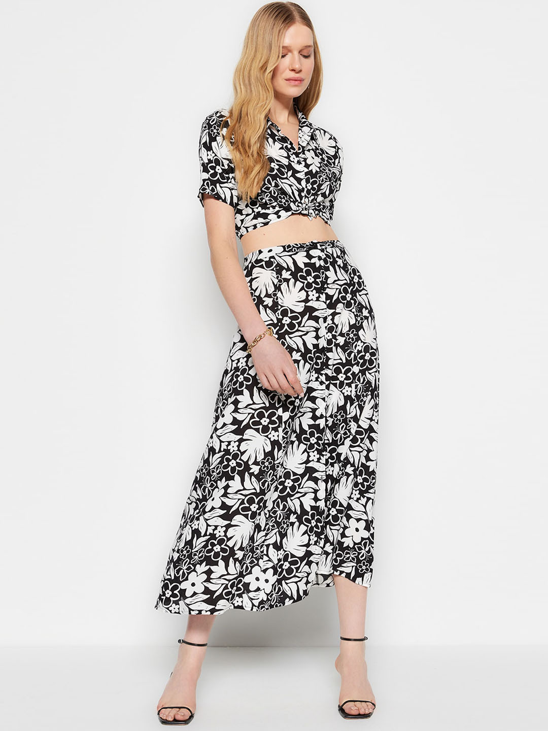 

Trendyol Floral Printed Midi-Length A-line Skirt, Black