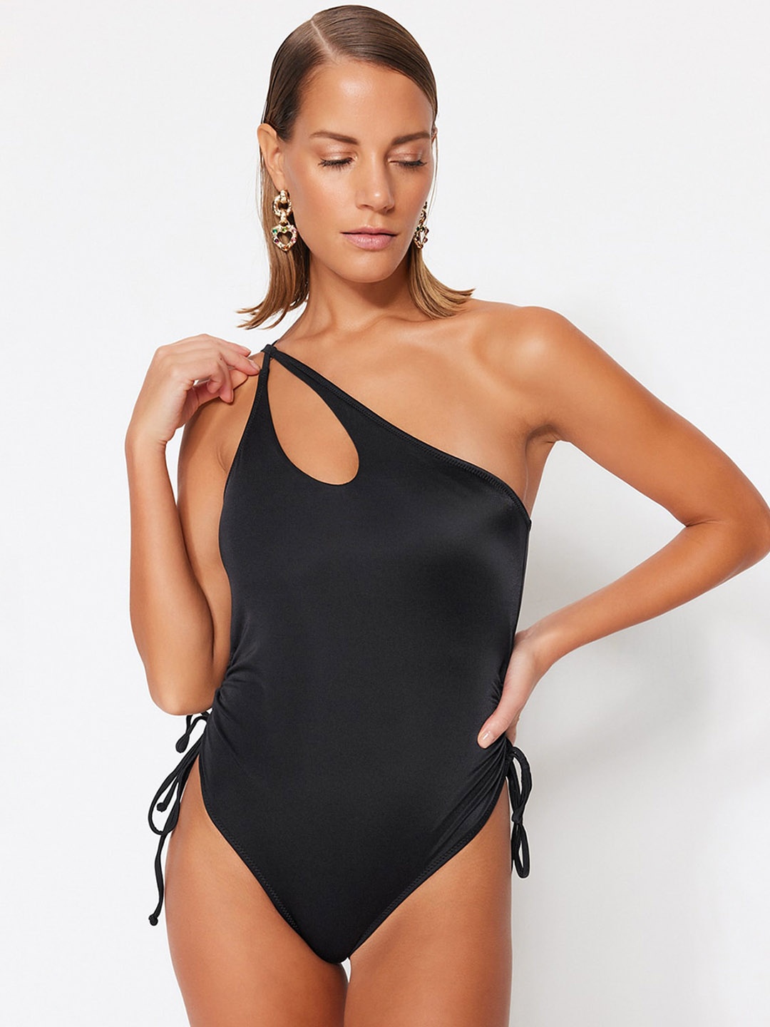 

Trendyol One Shoulder Bodysuit, Black