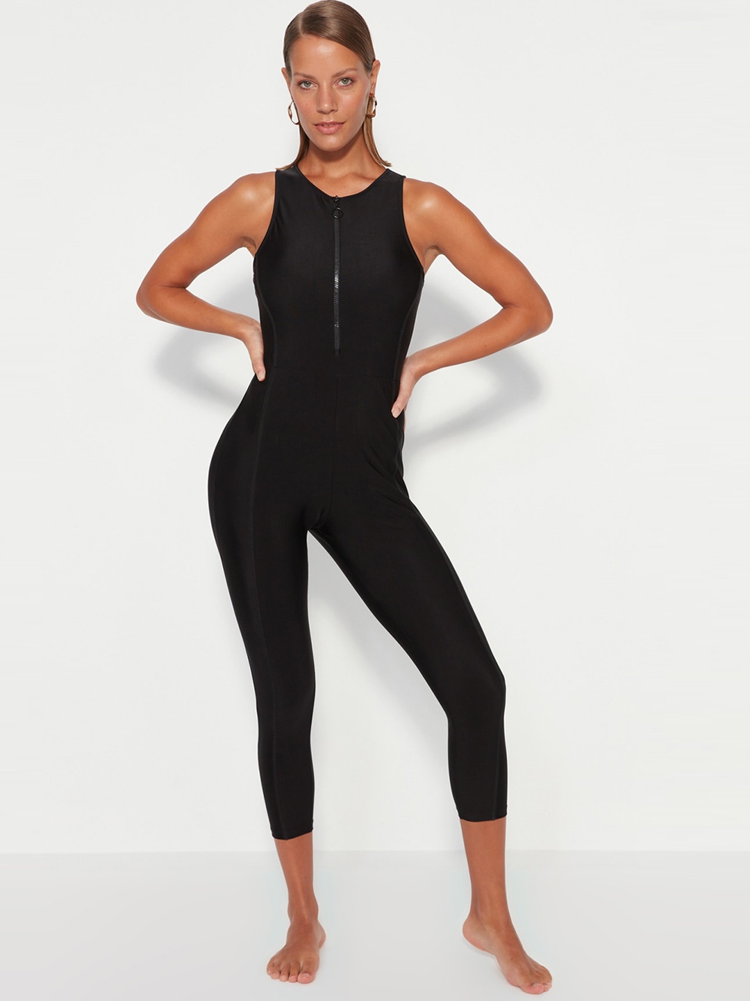 

Trendyol Three Fourth Length Legsuit, Black