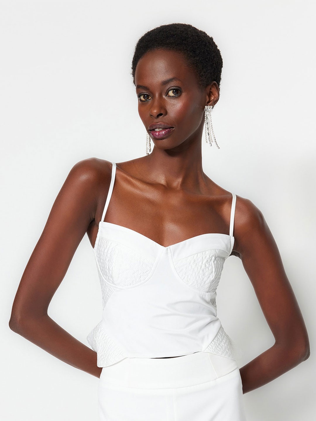 

Trendyol Self Design Shoulder Straps Fitted Woven Crop Top, White