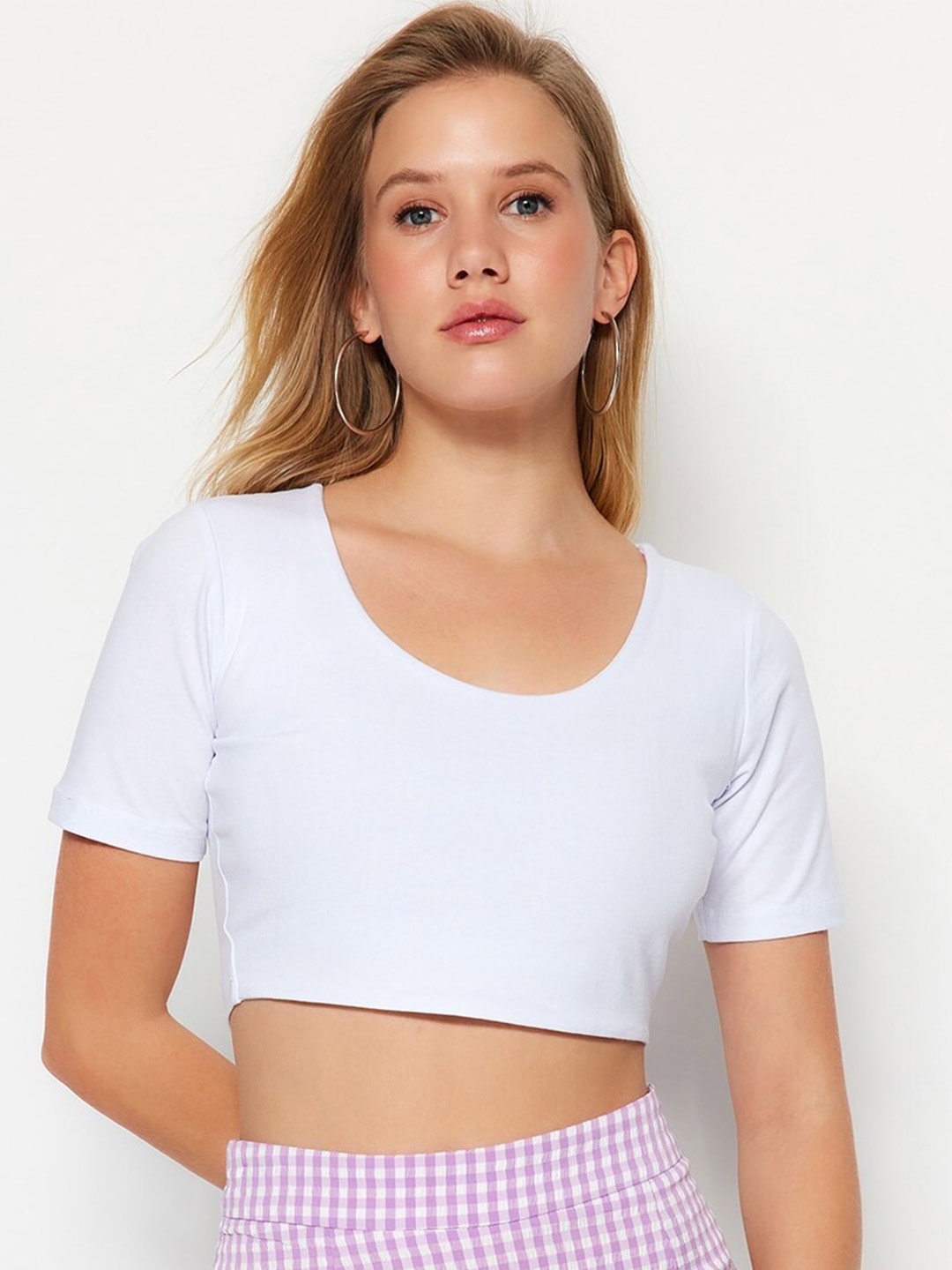 

Trendyol Scoop Neck Short Sleeve Fitted Crop Top, White