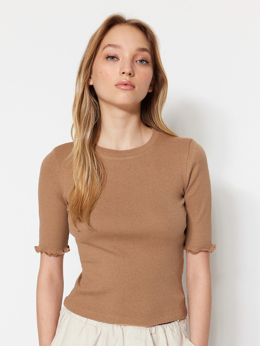 

Trendyol Round Neck Short Sleeves Fitted Casual Top, Brown