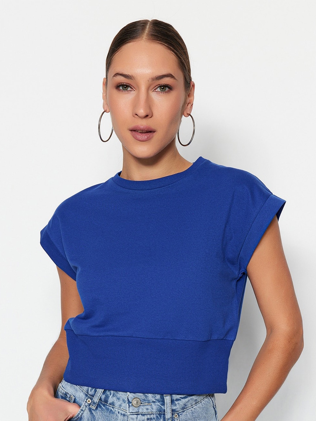 

Trendyol Round Neck Extended Sleeves Top, Blue