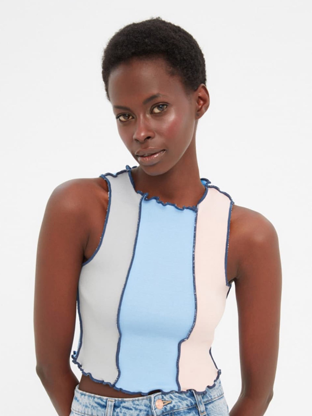 

Trendyol Colourblocked Round Neck Fitted Crop Top, White
