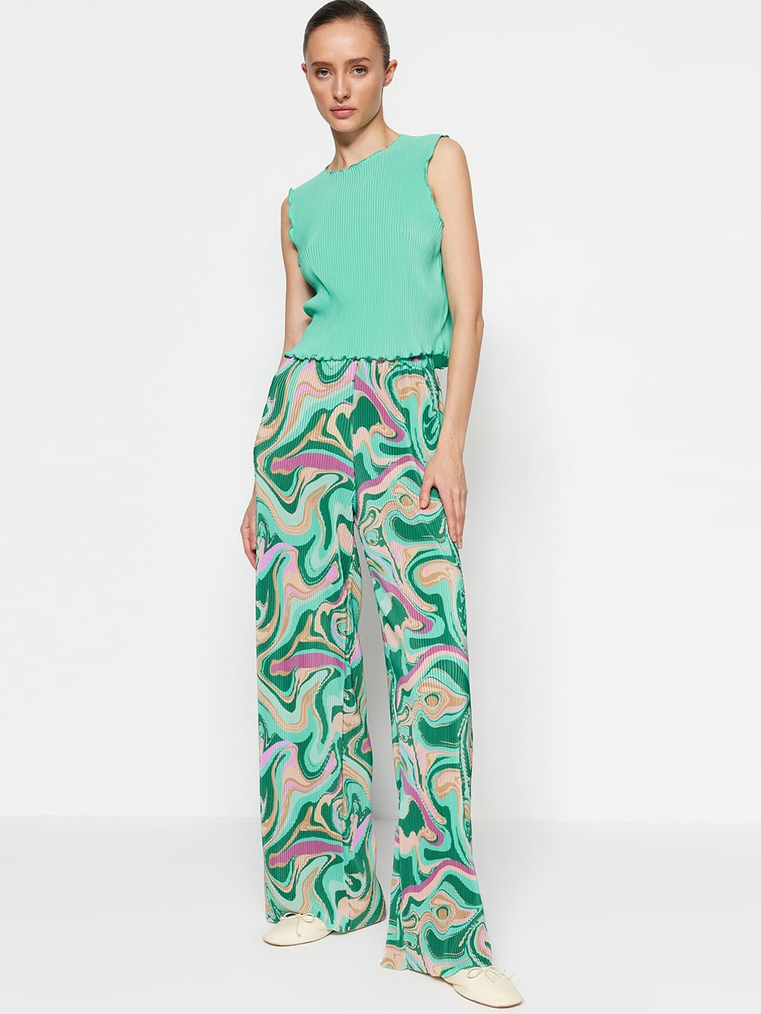 

Trendyol Women Mid-Rise Self Designed Abstract Printed Casual Trousers, Green
