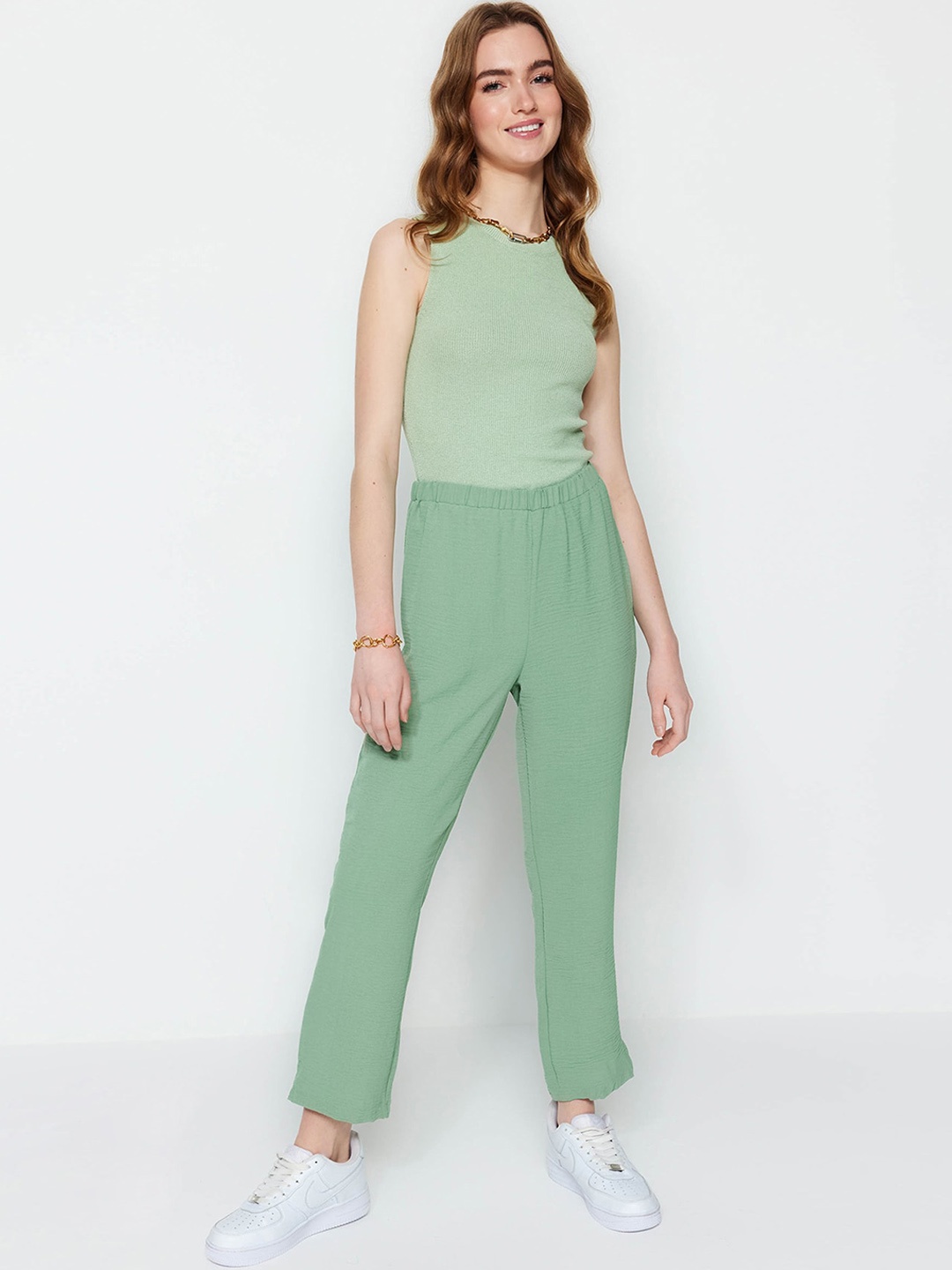 

Trendyol Women Mid-Rise Regular Trousers, Green