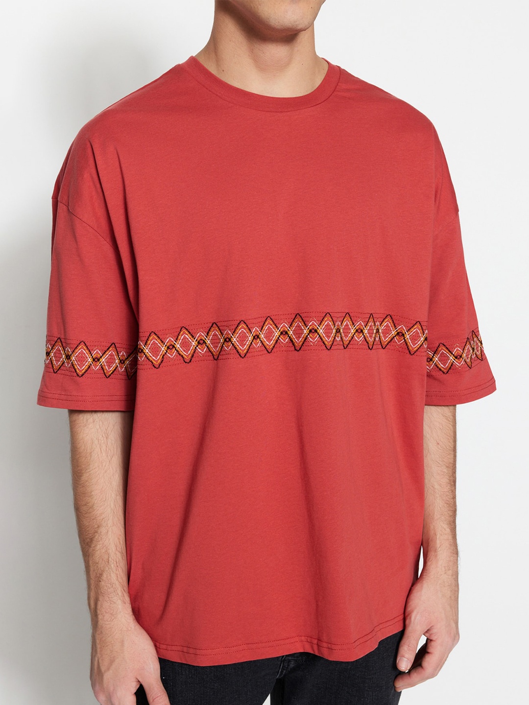 

Trendyol Geometric Printed Drop-Shoulder Sleeves Pure Cotton T-shirt, Red