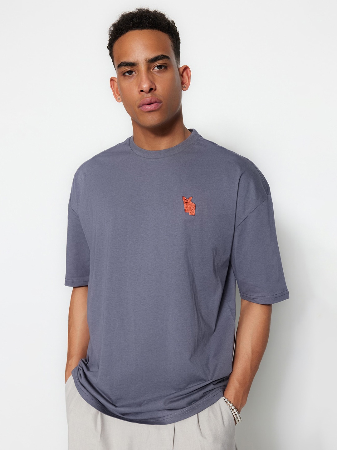 

Trendyol Drop-Shoulder Sleeves Pure Cotton Casual T-shirt, Grey