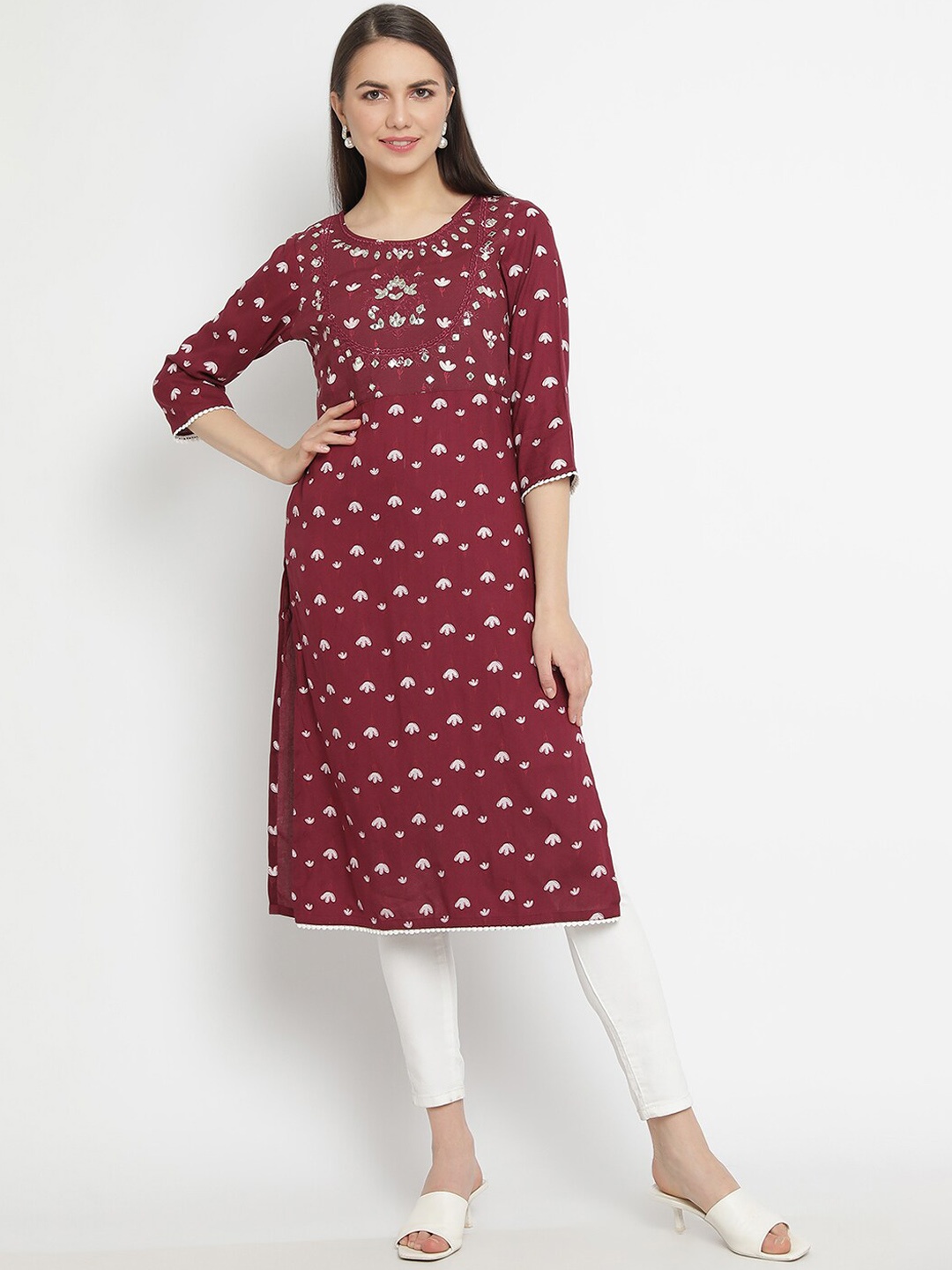 

aayusika Floral Printed Mirror Work Kurta With Trousers, Maroon