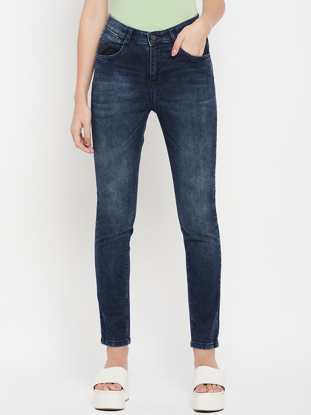 

Crozo By Cantabil Women Slim Fit Light Fade Clean Look Stretchable Cotton Jeans, Blue