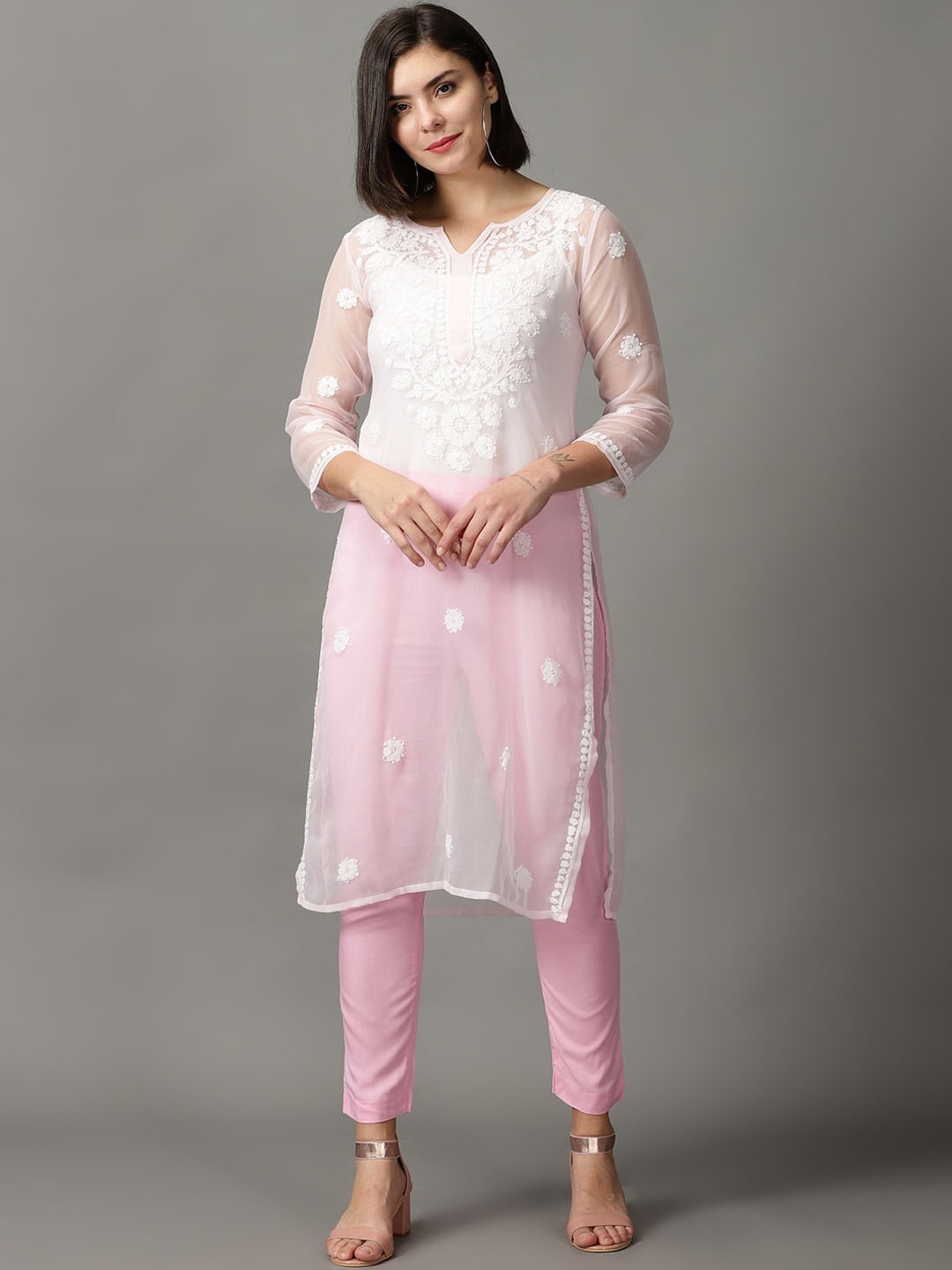 

DIVINATION Floral Embroidered Notched Neck Kurta With Trousers, Pink