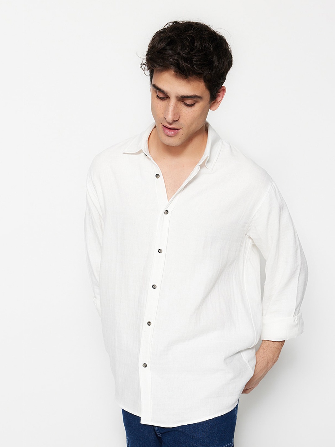 

Trendyol Contemporary Fit Pure Cototn Casual Shirt, White